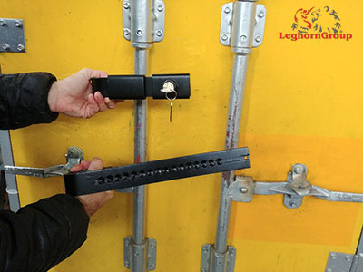 barrier seal cargo door lock how to use