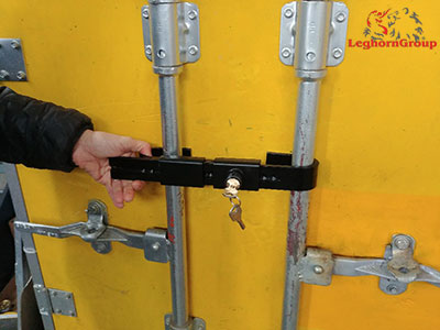 barrier seal cargo door lock how to use